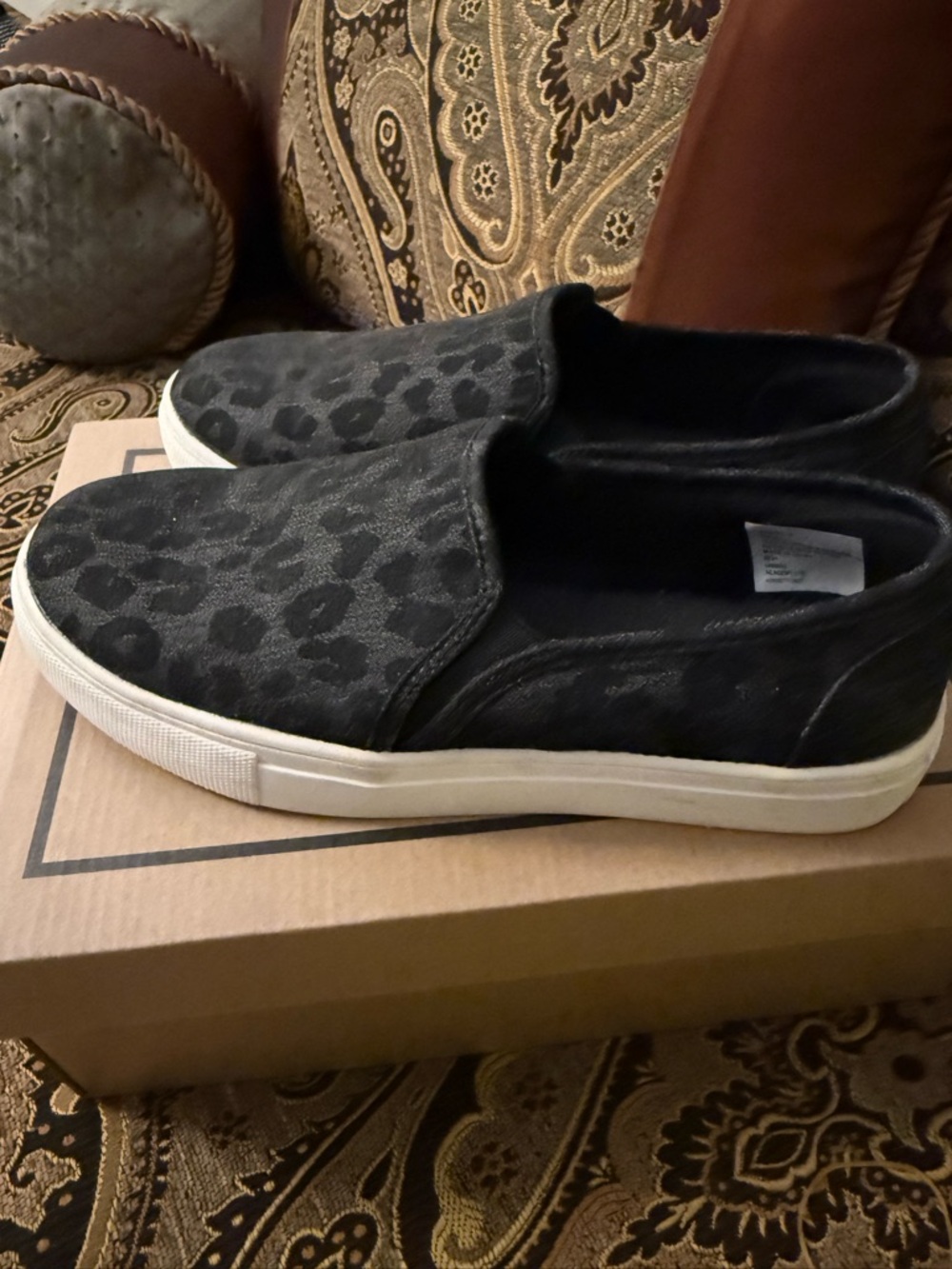 Magellan Outdoors Black Leopard Print Slip-On Shoes Women’s - Size 7